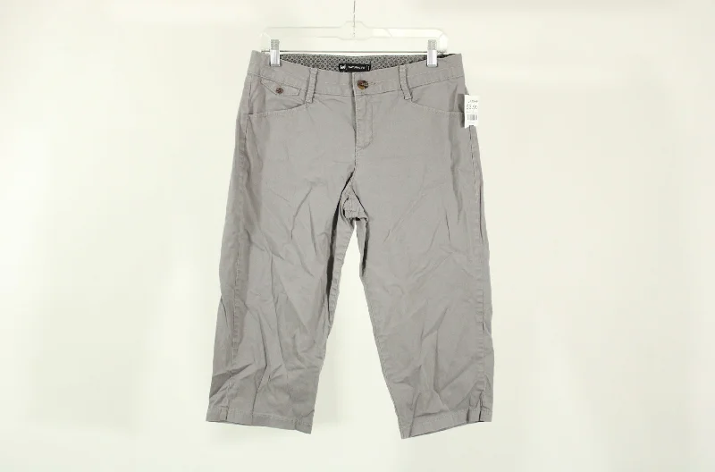 Lee Natural Fit Grey Khaki Capri Pants | Size 8 Modern Bootcut Pants