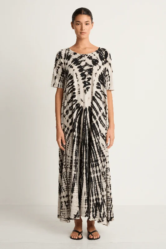 Raquel Allegra Bantu Maxi Dress - Black Dirty White Fashionable Off-Shoulder Maxi Dress