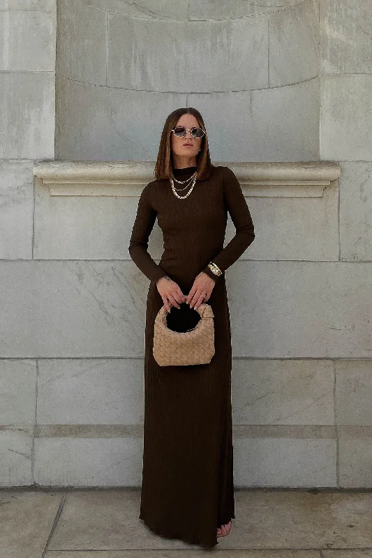 ROWAN LONG SLEEVE MAXI DRESS / BROWN Trendy A-Line Maxi Dress