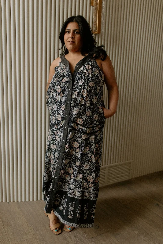 The Debbie Floral Maxi Dress - PLUS Comfortable Pleated Maxi Dress